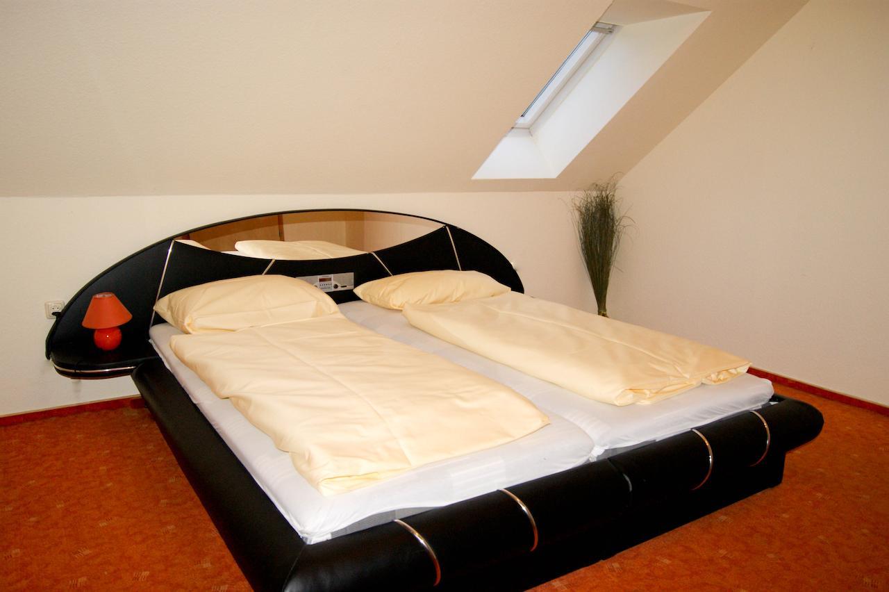 Hotel Schonunger Bucht Waigolshausen Chambre photo